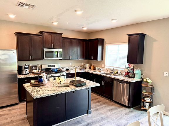 4th image of 6040 Emerald Park Ln