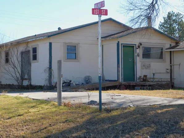 112 N 1st St, Texhoma, OK 73949