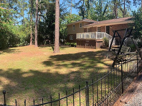 3rd image of 2303 N Sherwood Dr