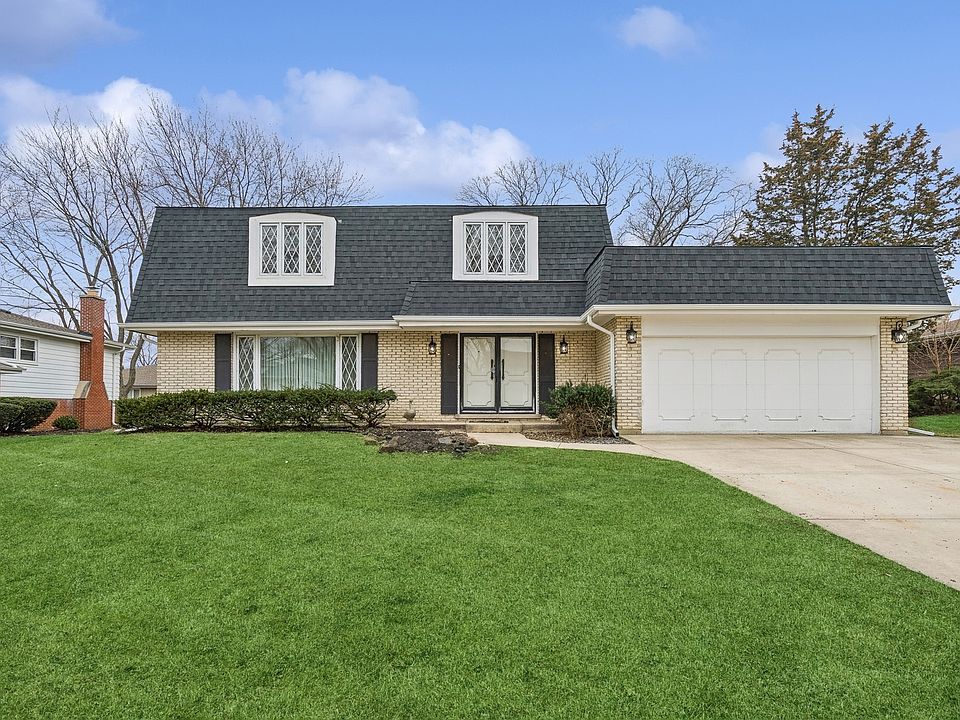 1st image of 18W337 Claremont Dr