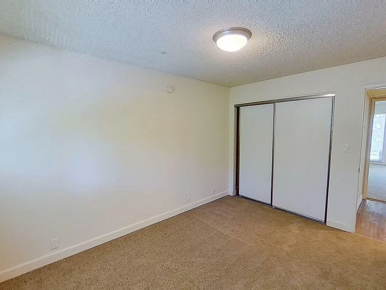 Large Bedroom Large Bedroom