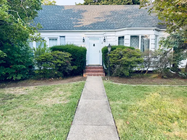 (undisclosed Address), Hicksville, NY 11801