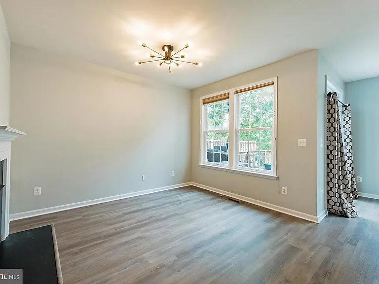 3385 Beechcliff Dr — Photo 10