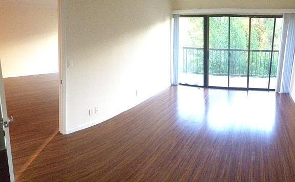 4th image of 500 North St