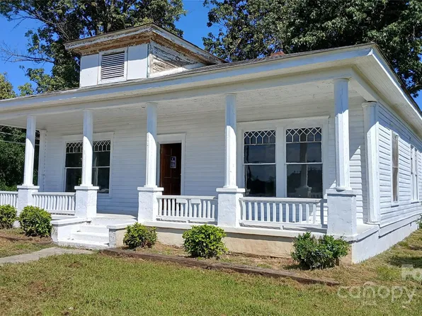 204 N Main St, Morganton, NC 28655