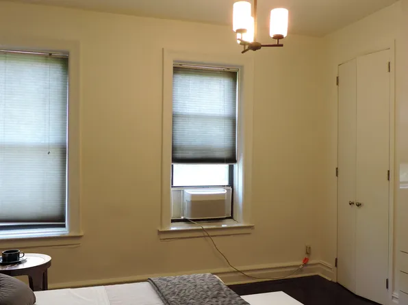 160-15 Powells Cove Boulevard image 8 of 24