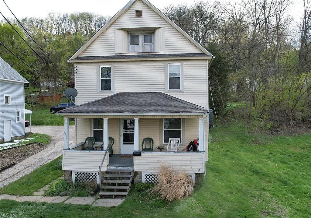 1774 Manchester Rd photo 1