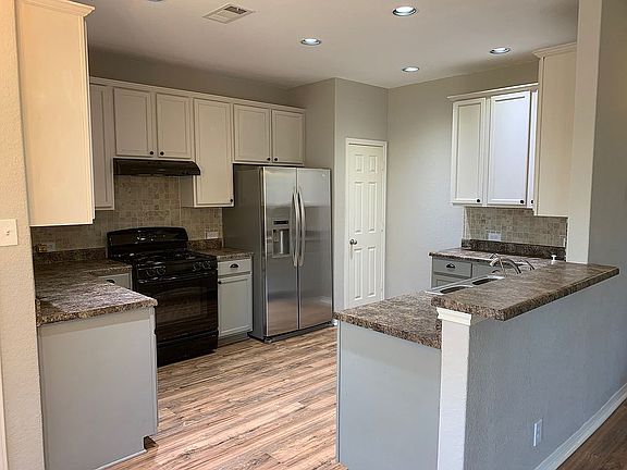 Open Kitchen with Frid/Frez