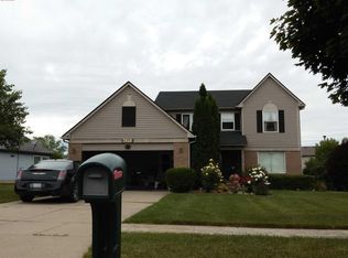 4393 Woodstream Dr, Ypsilanti, MI 48197