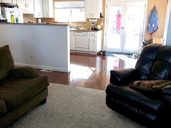 3rd image of 1397 Honeybee Ln