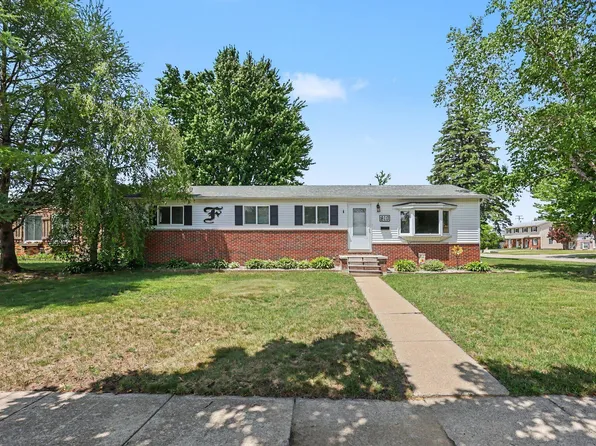 810 Indiana Ave, Marysville, MI 48040