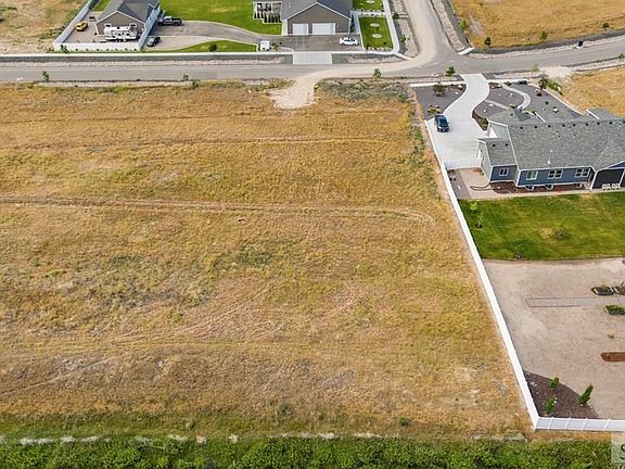 5th image of 5561 Malheur River St