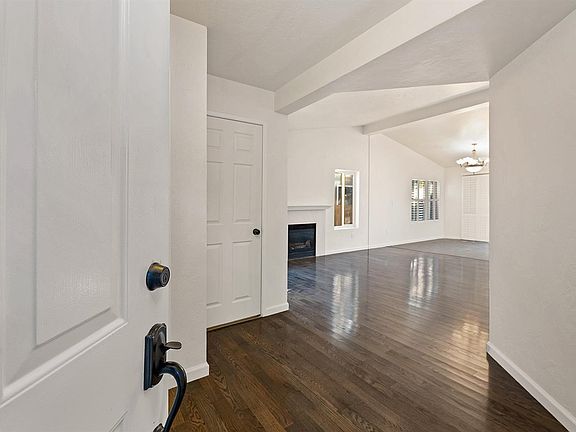 4th image of 2325 Mandarin Lane