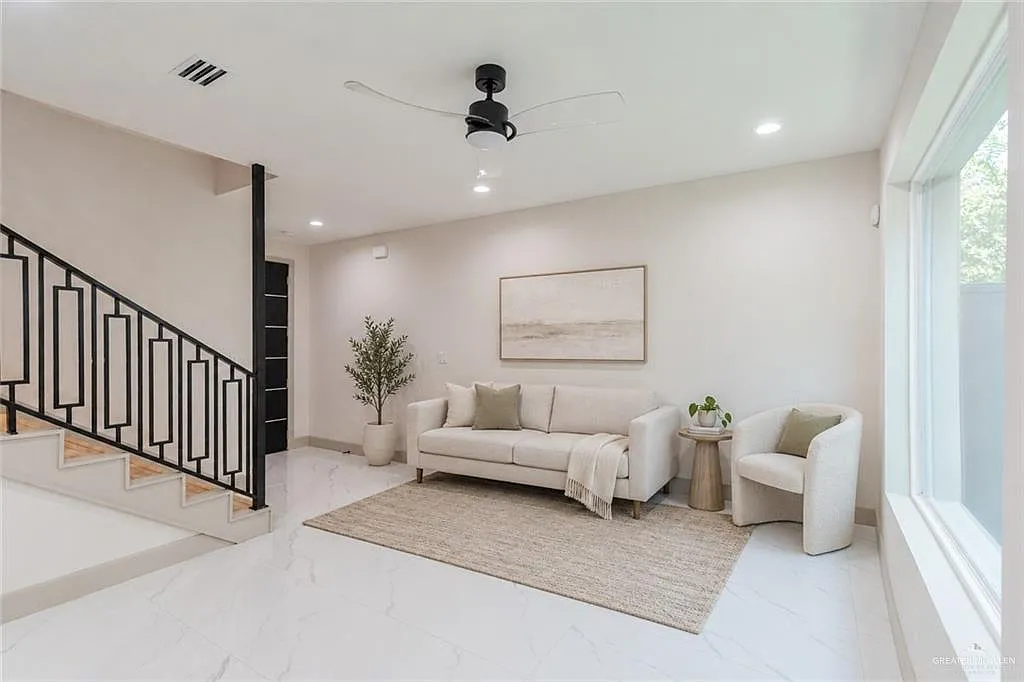 3 bed, 2.0 bath, 1495 sqft, $2,500 — Photo 4