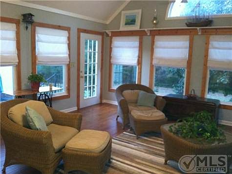 3rd image of 350 Twin Oaks Dr