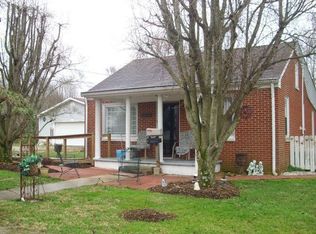 207 Camp Hts S, Sparta, TN 38583