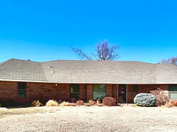 2800 Field Crest Dr, Ponca City, OK 74604