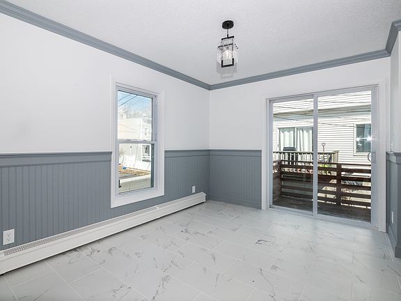 3rd image of 144 Waverly Ave Floor 1