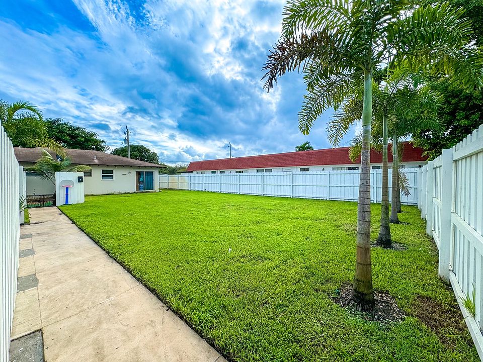 2nd image of 1500 Forest Hill Blvd #11146997