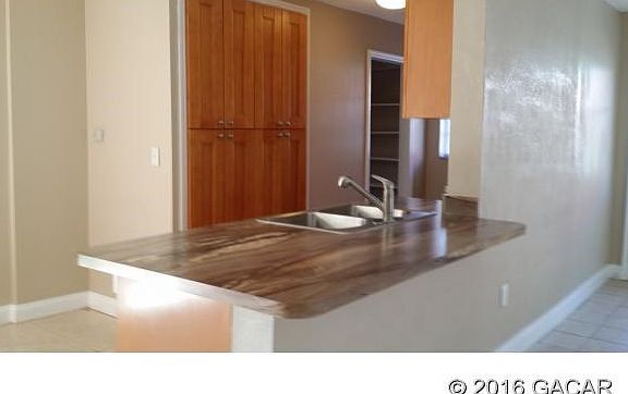 5th image of 2436 NE 12th Ave
