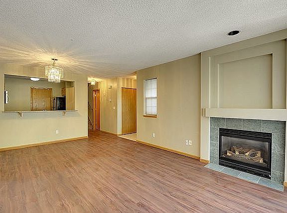 4th image of 2165 Shenandoah Ct N #B