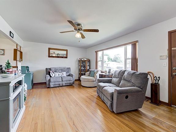 4th image of 108 Yukon Ave