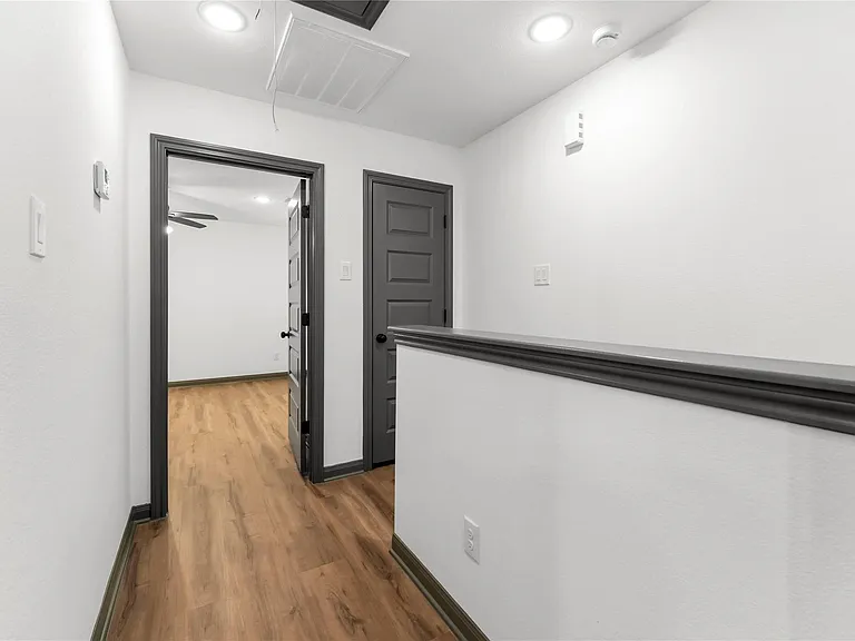 7987 Chateau St #D — Photo 24