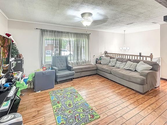 4th image of 154 Pinevilla Dr