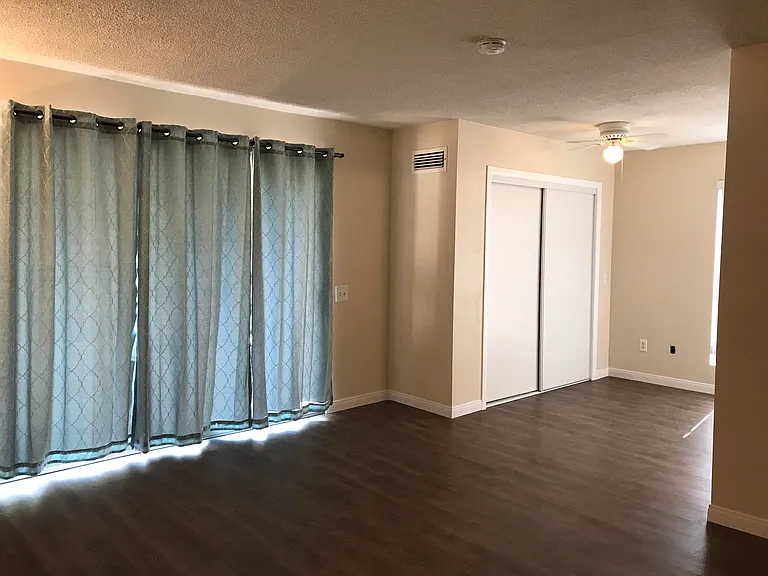 1228 Lyndhurst Dr — Photo 13