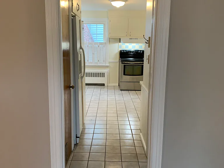 37 Spring Garden St — Photo 27