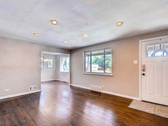 3rd image of 1301 S Beach Ct