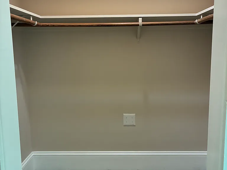 Master Bedroom: Walk-in closet