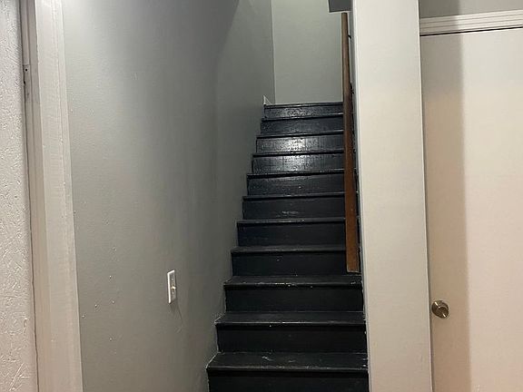 3rd image of 445 Greenwood Ave APT C