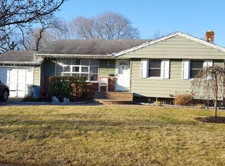 10 Ott Pl, Commack, NY 11725