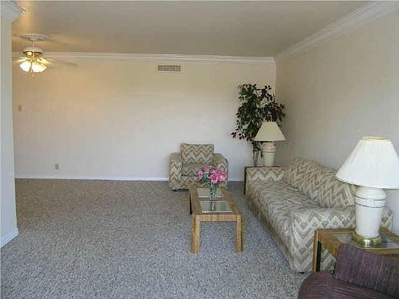 5th image of 504 E Avenue J APT C