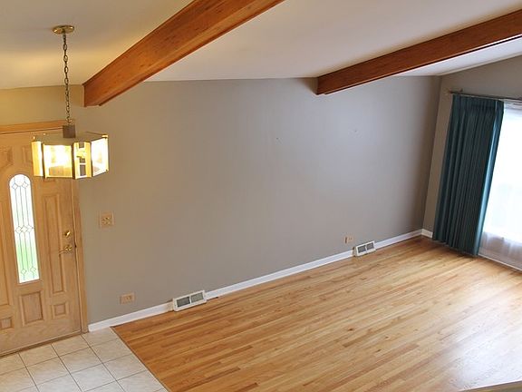 3rd image of 511 S Roosevelt Ave