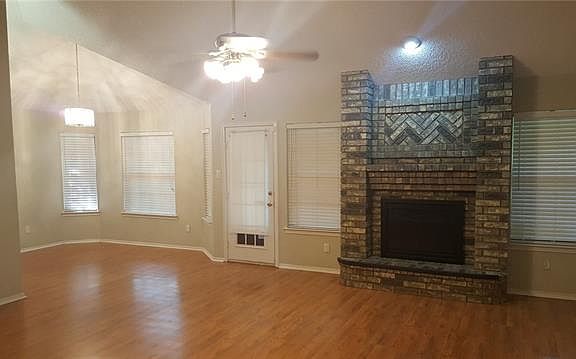 3rd image of 1853 Kings Canyon Cir