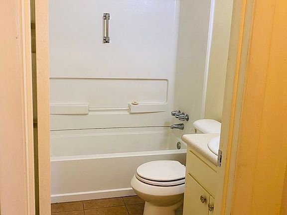 4th image of 292 W Claiborne St #103