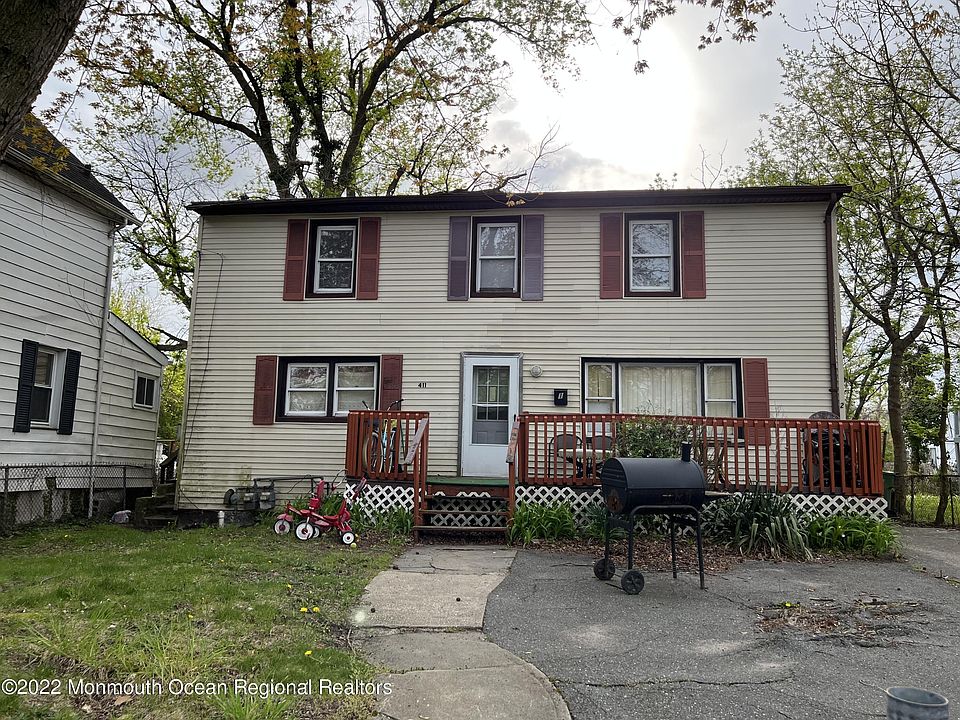 2nd image of 411 Myrtle Ave