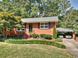 2215 Inverness Rd, Charlotte, NC 28209