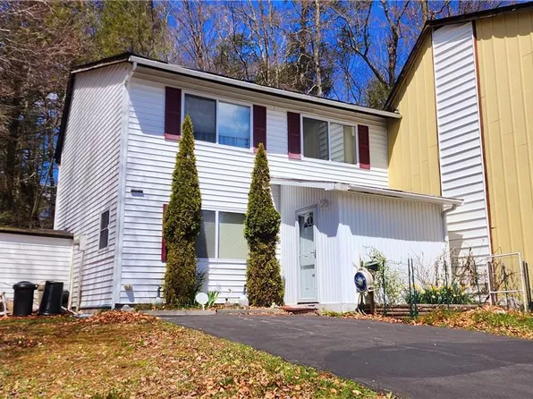 33 Robert Road, Kiamesha Lake, NY 12751