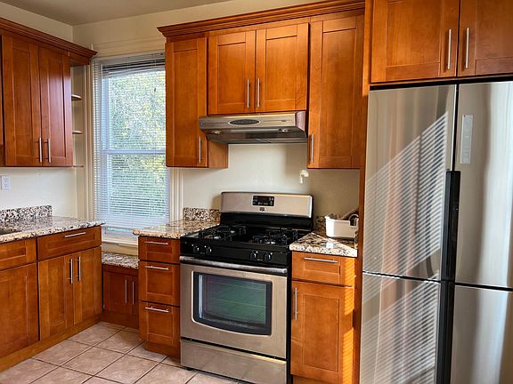 2nd image of 2151 Hanover St APT 4