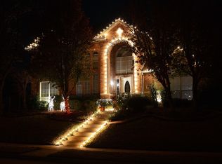 8208 Hallmark Dr, North Richland Hills, TX 76182