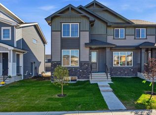 231 N Waterford Hts, Chestermere, AB T1X2P7