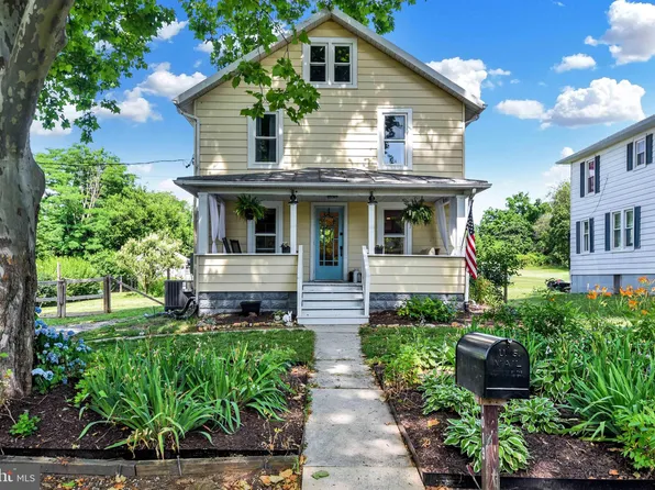 1019 S Carroll St, Hampstead, MD 21074