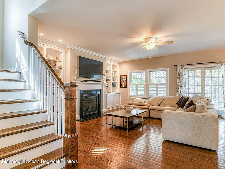 346 South Blvd — Photo 12