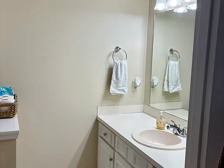2720 Lakeview Dr — Photo 11