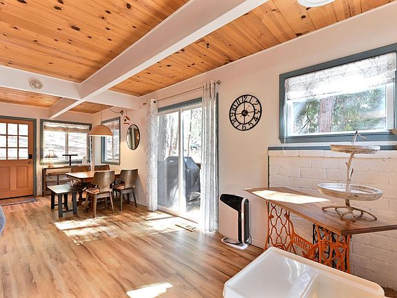 3rd image of 2816 Pine Knoll Dr