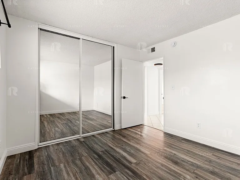 (El/Ti/Yo:B) 5139 White Oak Avenue — Photo 9