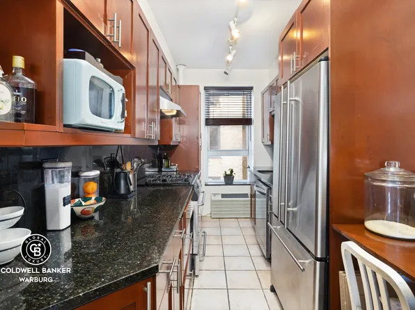 444 Central Park West image 4 of 14